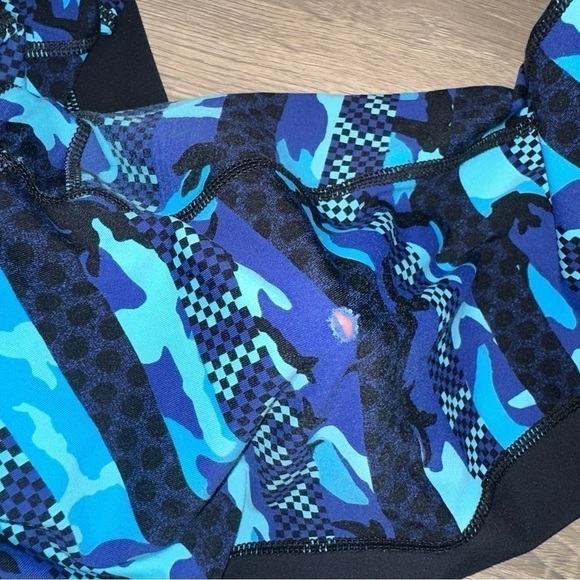 Nike Dri Fit Women’s Sz M Camo Blue 22” Capri Tights Activewear Pants - Picture 7 of 10